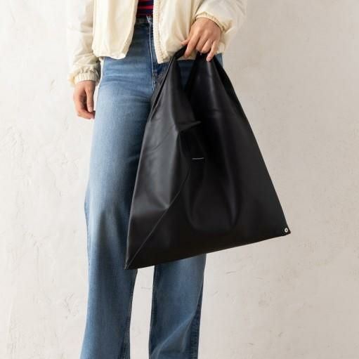 エムエムシックス メゾンマルジェラ トートバッグ ジャパニーズバッグ ブラック レディース MM6 Maison Margiela S54WD0039 P4313 T8013 A4対応