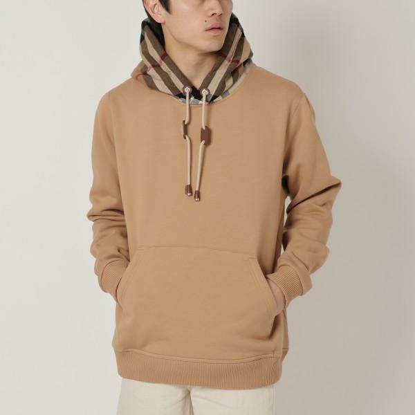 ブランド楽ちんカジュアルセット Burberryパーカー&ARMANI伸縮パンツ EMPORIO ARMANI (エンポリオアルマーニ) ゴールドロゴ ジップ