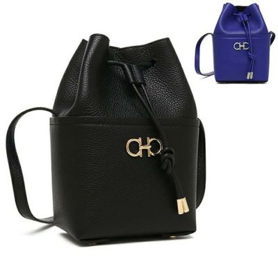 フェラガモ ショルダーバッグ ガンチーノソフト ミニバッグ レディース