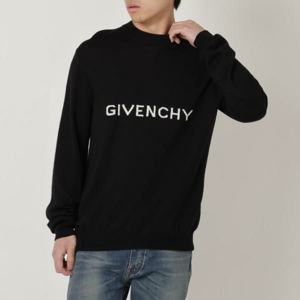 GIVENCHY（ジバンシー）のニットが入荷しました クールなモノトーンカラーのニット。フロントに施したブランドロゴでアクセントを効かせました。適度にゆとりのあるシルエットが動きやすさをアップ。やや薄