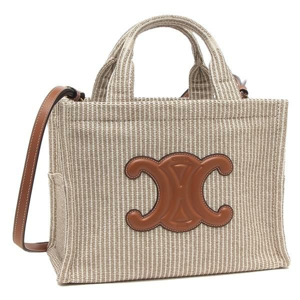どんなコーディネートにも◎ CELINE バッグ クララ トリオンフ CELINE（セリーヌ）』の名品バッグ「トリオンフ」で冬コーデを