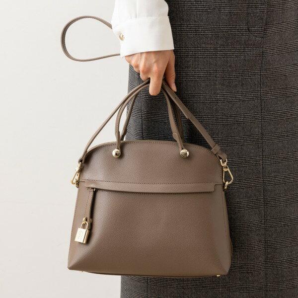 FURLA フルラ 吸いつけ パイパーMサイズ ベージュ ハンドバッグ 