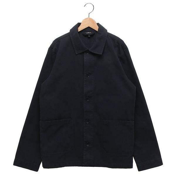 APC（アーペーセー）のジャケットが入荷しました カジュアルかつクラシカルな雰囲気を放つジャケット。フロントに大きめのポケットをあしらい、アクセントをプラスしました。前開きボタン仕様で、肌寒い日にさっ