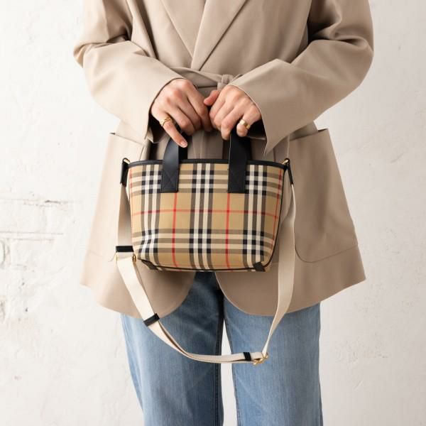 BURBERRY キッズタイツ 5Y6Y ベージュ