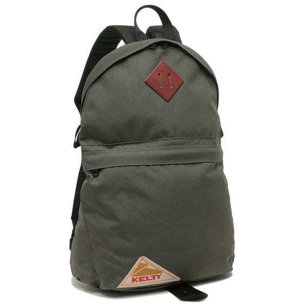 KELTY（ケルティ）のリュックが入荷しました 上部にかけてマチが薄くなる三角形のようなシルエットが特徴のリュック。内部にキーチェーンや豊富なポケットを備えており、機能性も抜群です。流行り廃りのないデ