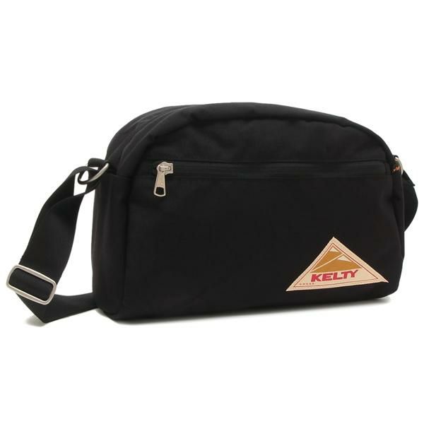 KELTY（ケルティ）のショルダーバッグが入荷しました 丸みのあるシルエットが印象的なデザイン。中身を確認しやすいメッシュポケットやキーチェーンを備えており機能性も抜群です。様々なコーディネートにマッ