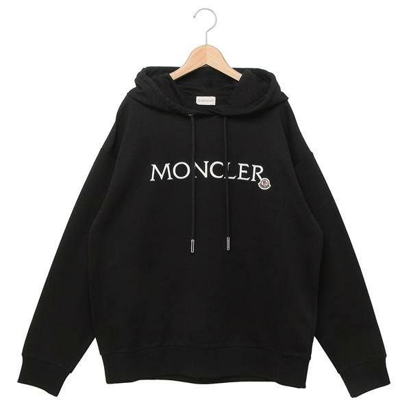 MONCLER（モンクレール）のパーカーが入荷しました 快適な着心地を叶えるゆったりとしたシルエットが魅力のパーカー。胸元に配したロゴがアクセントになっています。肌当たりの良い裏毛素材を使用しており、