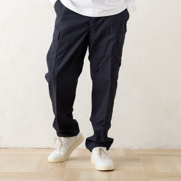 PROPPER（プロッパー）のパンツが入荷しました たっぷりとしたワイドシルエットのカーゴパンツ。豊富なポケットを備えており、細々した荷物を入れられるのが魅力です。腰にはアジャスターベルト付きで、お好