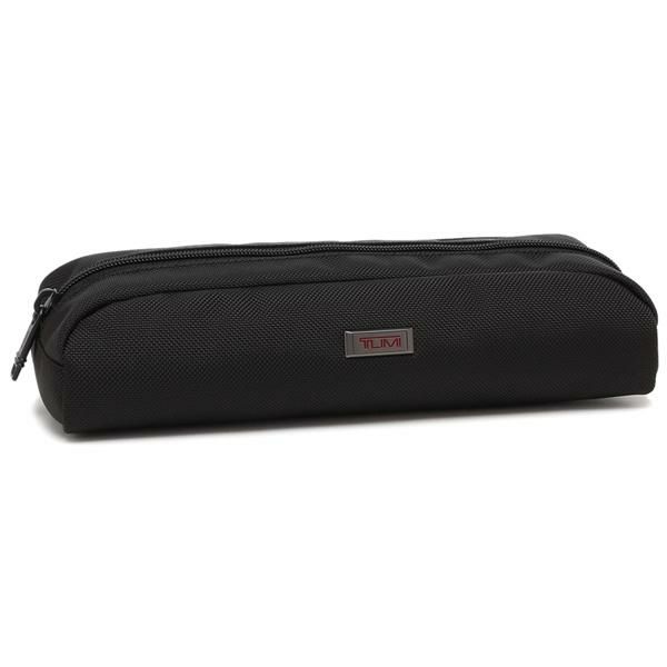 TUMI（トゥミ）のポーチが入荷しました フロントにあしらったロゴプレートが映えるポーチ。PCのケーブルやモバイルバッテリーなど、かさばる小物の収納に役立ちます。耐久性の高い素材感も嬉しいところ。ビジ