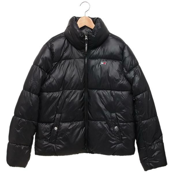 TOMMY HILFIGER（トミーヒルフィガー）のジャケットが入荷しました ボリュームがありながら軽量で保温性の高いパッファージャケット。首周りを暖かく包み込むスタンドカラーを採用しました。胸元にア