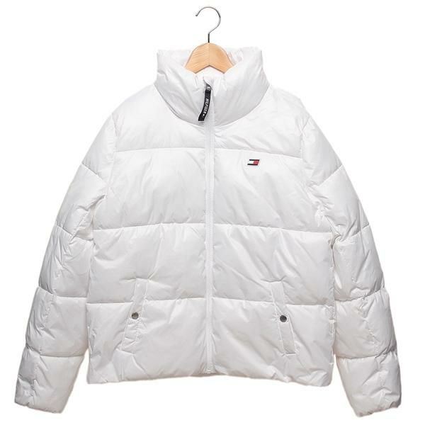 TOMMY HILFIGER（トミーヒルフィガー）のジャケットが入荷しました コーデを華やかに演出してくれる明るいカラーが魅力です。スタンドカラー仕様で、首周りを温かく包み込みます。胸元にアイコニック