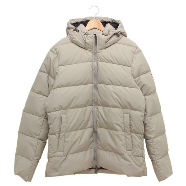 PYRENEX（ピレネックス）のダウンジャケットが入荷しました 軽量ながらも耐久性に優れた素材が特徴です。ニットリブを内側に隠すインナーカフが冷気の侵入を防ぎます。ドローコード付きのフードは装いに合わ