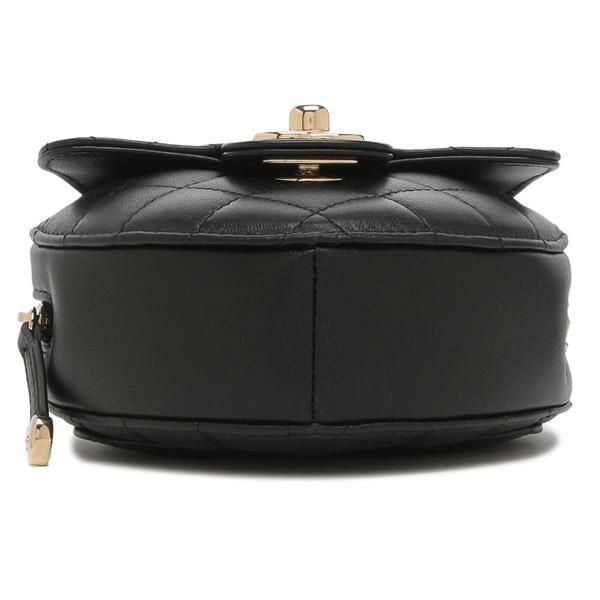 シャネル ショルダーバッグ マトラッセ ハート ミニバッグ CCマーク